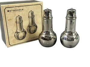 Vintage WM Rogers Silverplate Salt & Pepper Shakers No. 964 Original Box
